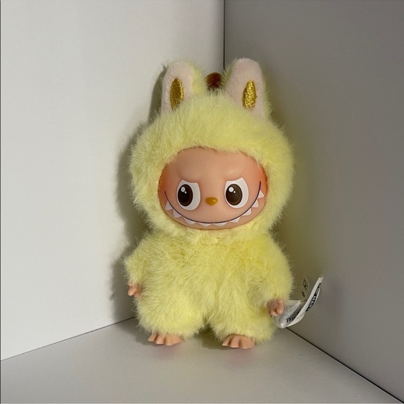 POP MART THE MONSTERS Pin for Love Series - Vinyl Plush Pendant - F (yellow) - Picture 2 of 8